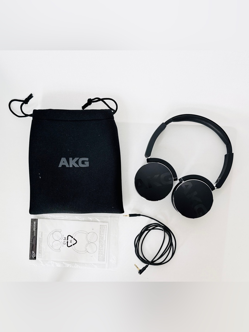 AKG Y50 On-Ear Headphones Black - Wired Stereo Headset with Detachable Cable